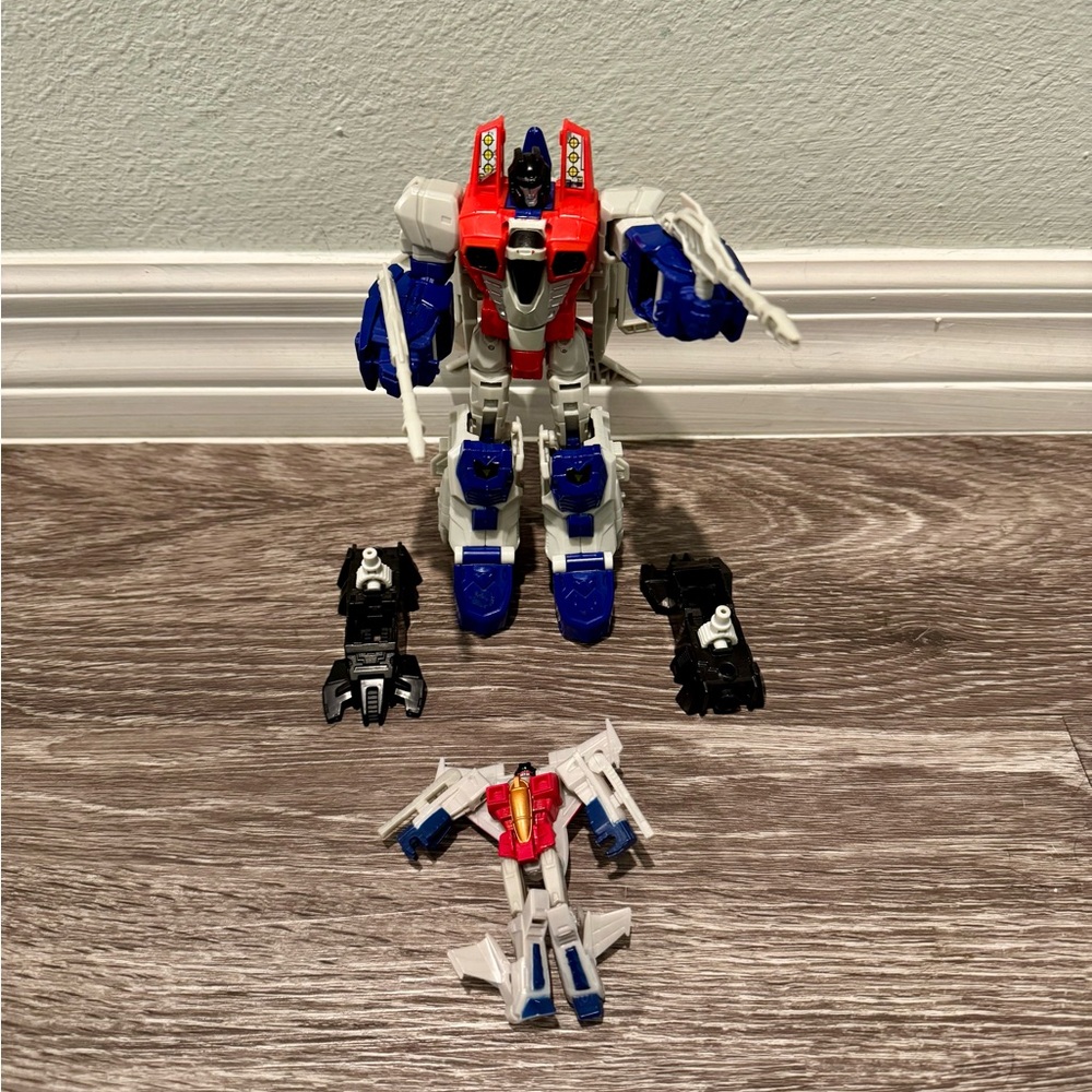 Transformers Generations Power of the Primes Voyager Class Starscream figure.